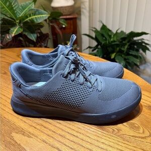 Kiziks Slip on Shoes Size 11.5 Wide